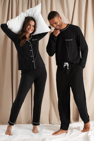 Pyjamas assortis pour hommes et femmes