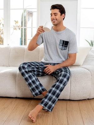 Pyjamas assortis pour hommes et femmes